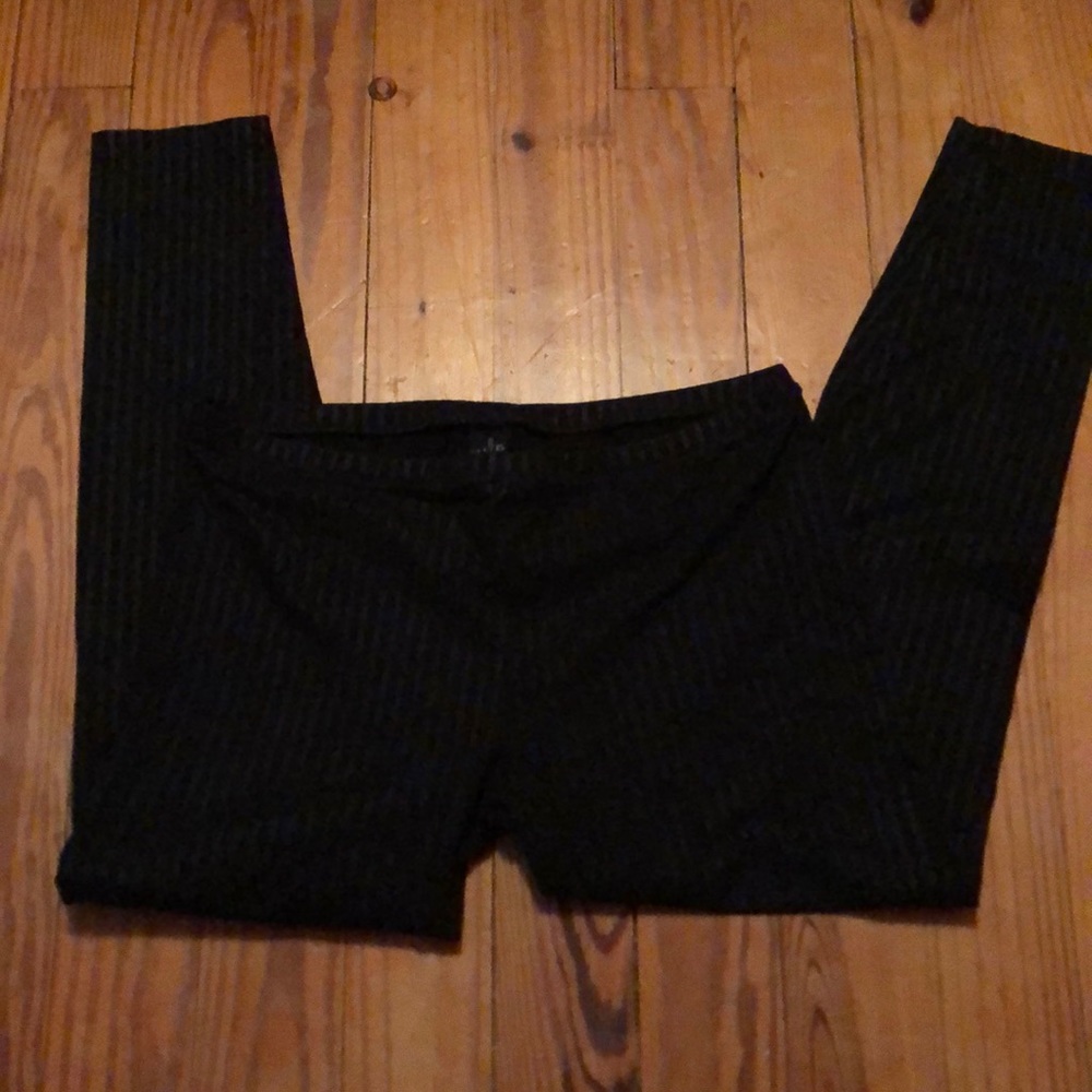 Black pinstriped leggings